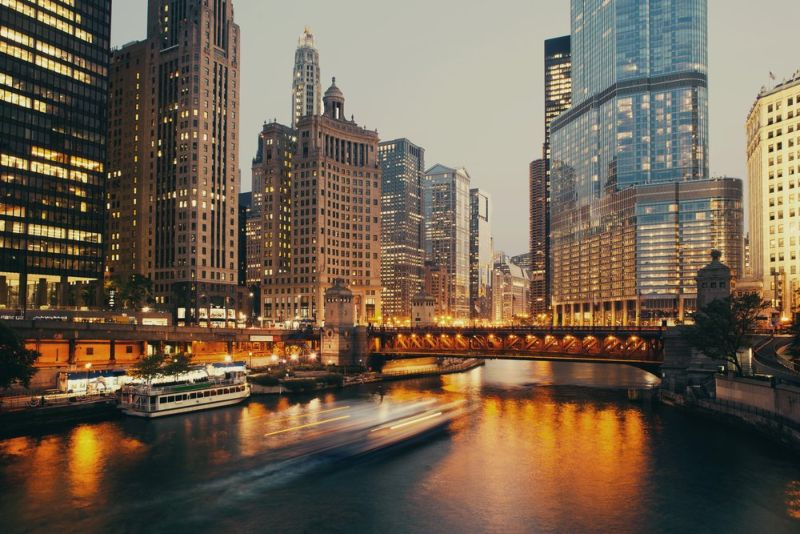 Sietla pret Čikāgu: kurā pilsētā ir labāk dzīvot?