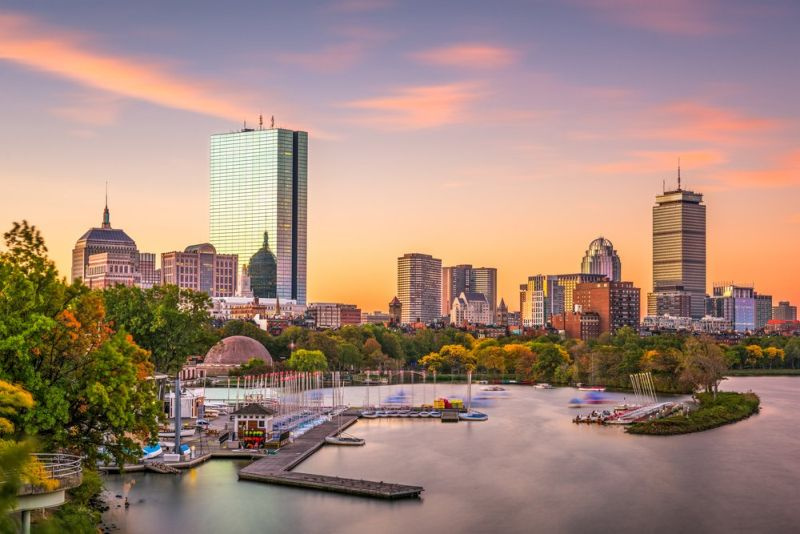 Boston vs Chicago: millises linnas on parem elada?