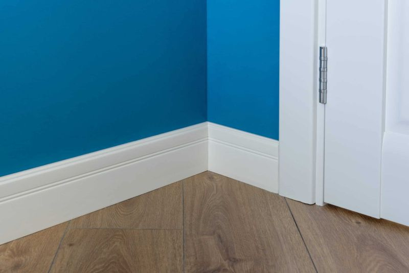 Mali by sa vaše podlahové lišty zhodovať s obložením dverí?