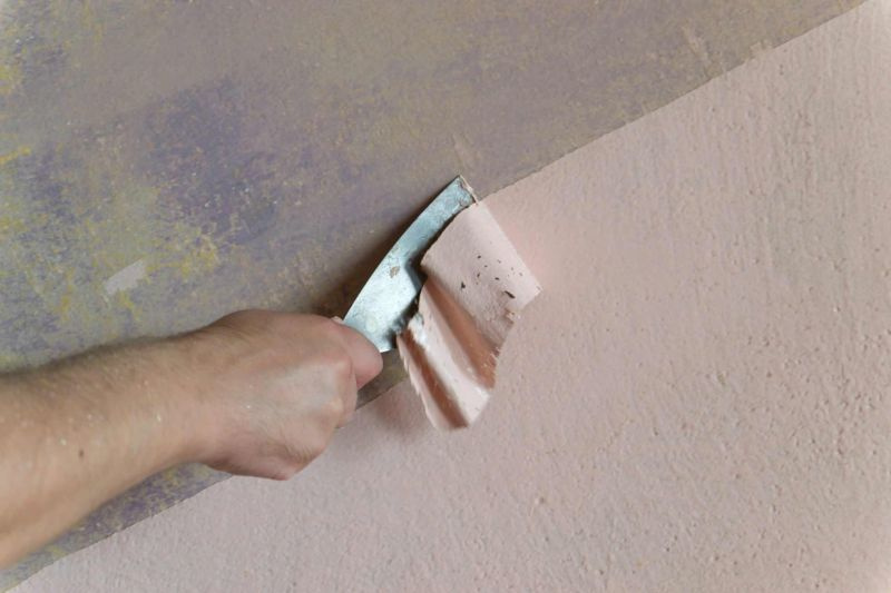 Kā noņemt krāsu no betona (4 veidi, kā to izdarīt)