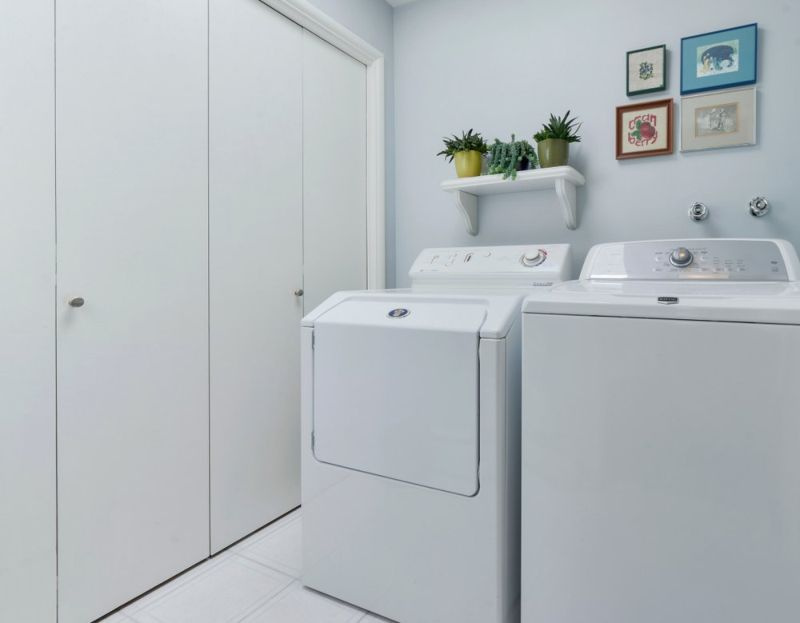 Ali lahko najemodajalec odstrani pralni in sušilni stroj? (Izvedite zdaj!)