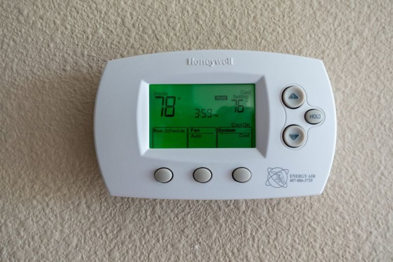 Honeywell termostat ne bo šel pod 70? (Imamo rešitev!)